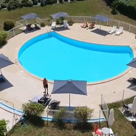 Joli Studio 100M De La Plage Et Du Port La Rochelle