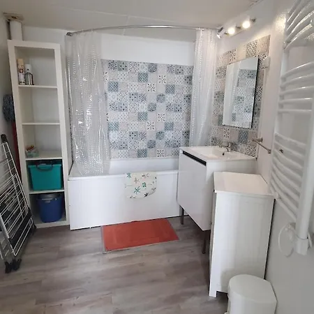 Joli Studio 100M De La Plage Et Du Port * La Rochelle